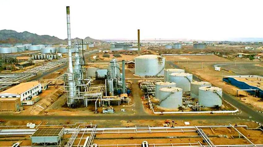 ترتيبات حكومية لإعادة تشغيل مصفاة عدن بكامل طاقتها الاستيعابية هذا العام