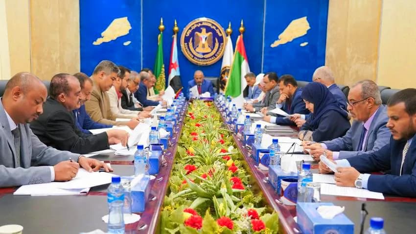 المجلس الانتقالي التابع للإمارات يواصل تحريضه على النازحين في المهرة