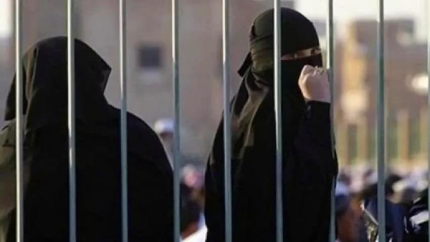 منظمتان حقوقيتان توثقان اعتقال مليشيا الحوثي مئات النساء في سجونها
