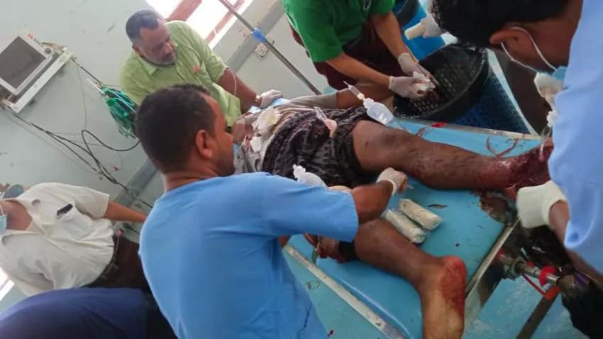 حالات حرجة.. قصف لمسيّرة حوثية استهدف سيارة مدنية في تعز