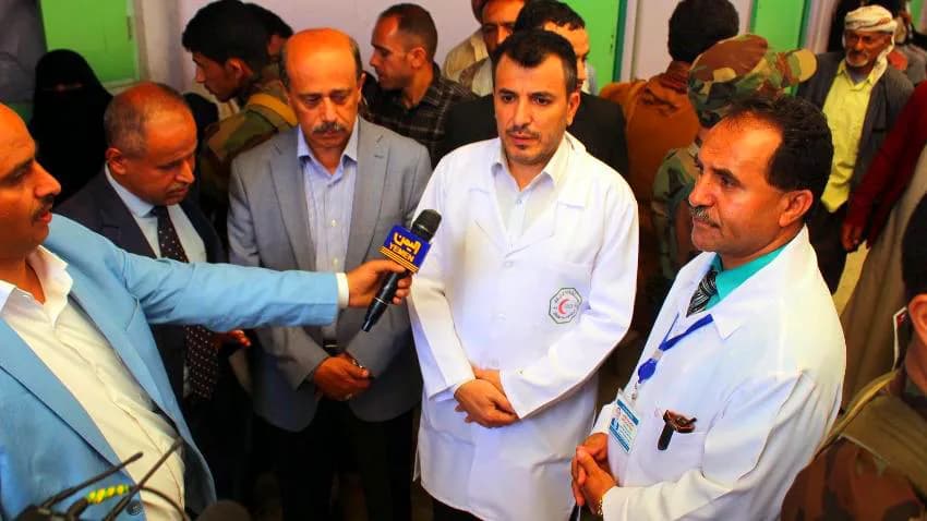 اختفاء أجهزة طبية في صنعاء وإصابة طفلين بالجرعة المنتهية في حضرموت