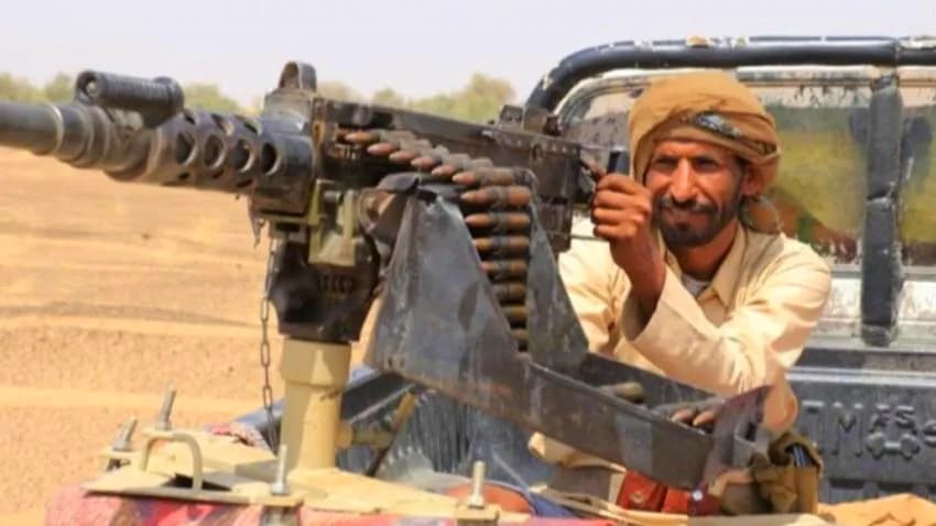 مواجهات بين الجيش ومسلحين قبليين شرق مأرب وسقوط قتلى وجرحى