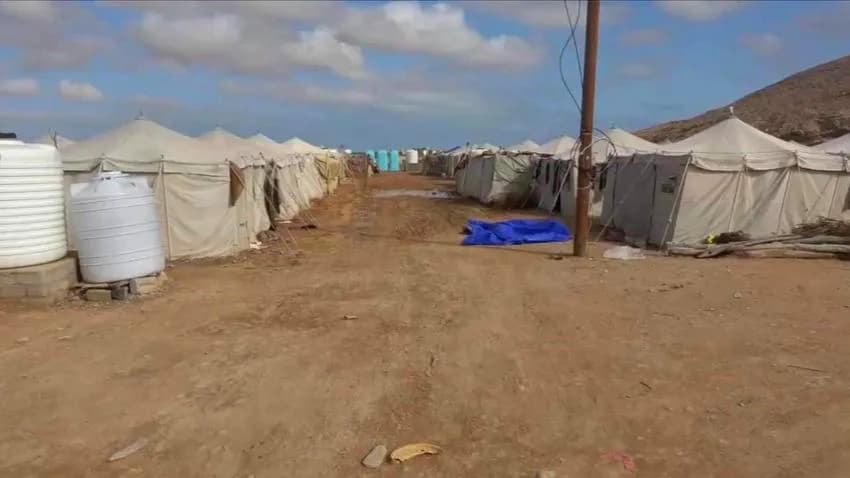 إصابات بين النازحين في مخيم الغيضة ومطالبات برحيل القوات الأجنبية