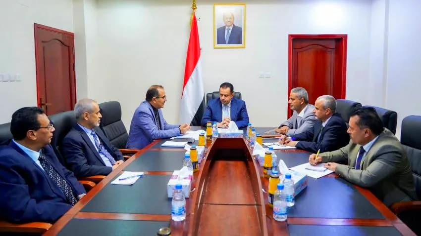 رفع سعر الدولار الجمركي.. الحكومة تدافع عن قرارها