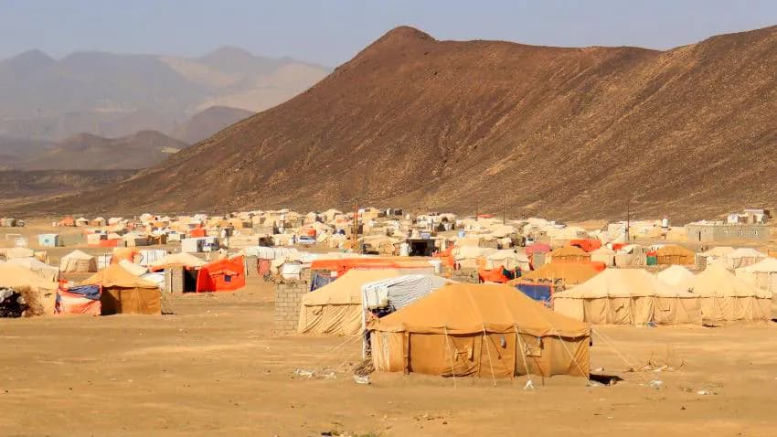 السلطة المحلية في الجوف تناقش مع "الأوتشا" خطة الاستجابة لدعم النازحين