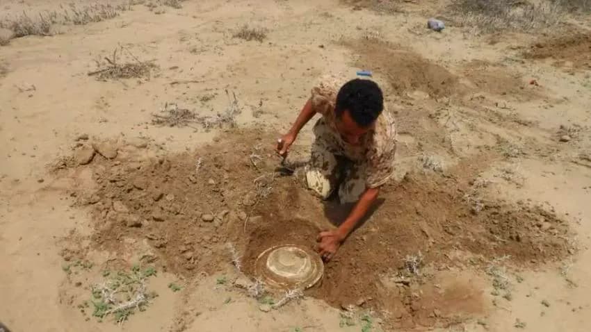 مطالبات بفتح ممر إنساني بين مديريتي حيس والجراحي في الحديدة