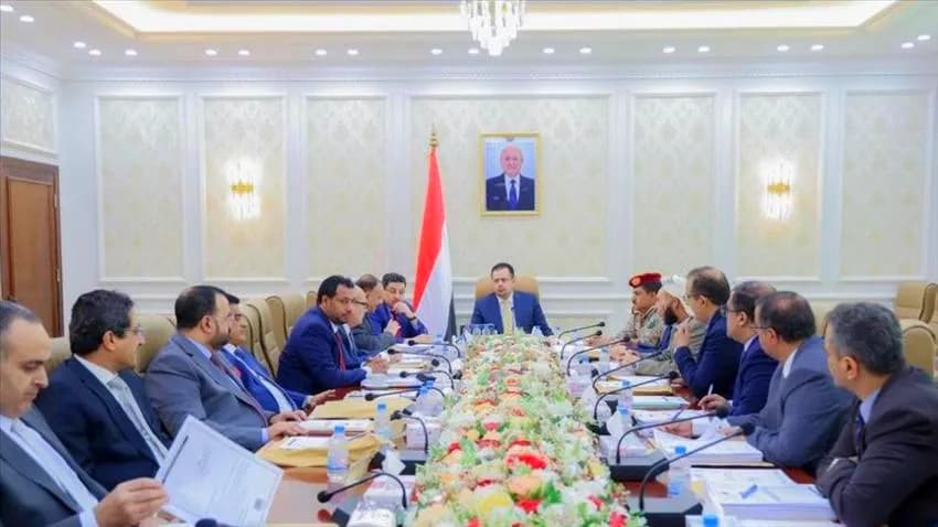 الحكومة تحذّر من نسف فرص التهدئة والعودة إلى مربع الحرب