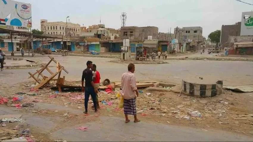 بين قبيلتين.. جرحى باشتباكات داخل سوق في طور الباحة بلحج