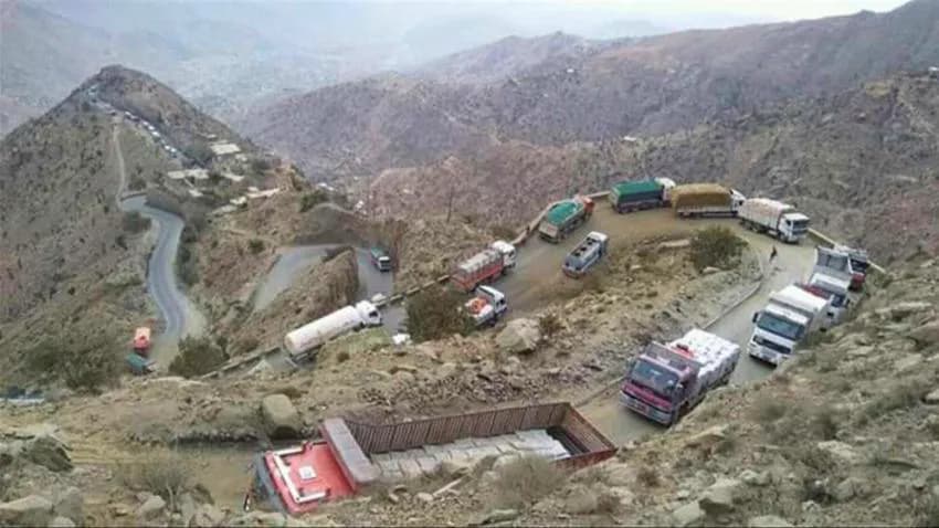 لجنة حكومية تطالب بإنهاء حصار تعز وفتح الطرق الرئيسية