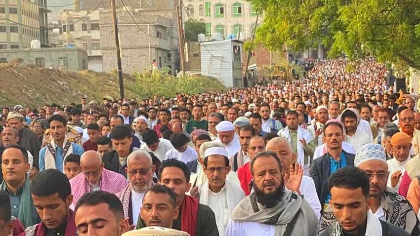 أبناء تعز يطالبون برفع الحصار عن المدينة وإطلاق سراح المختطفين