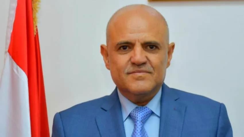 محافظ تعز يطالب المجتمع الدولي والسعودية والإمارات بتحمل مسؤوليته تجاه المدينة