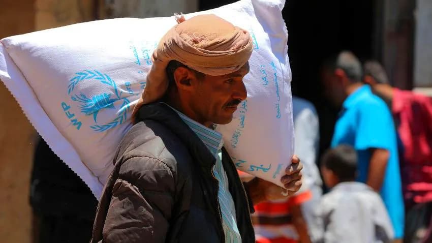مطالبات حقوقية بإنهاء معاناة الموظفين في مناطق سيطرة مليشيا الحوثي