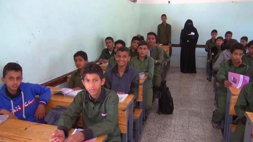 مع بدء العام الدراسي الجديد.. مليشيا الحوثي تواصل سياسة إقصاء الكوادر التربوية