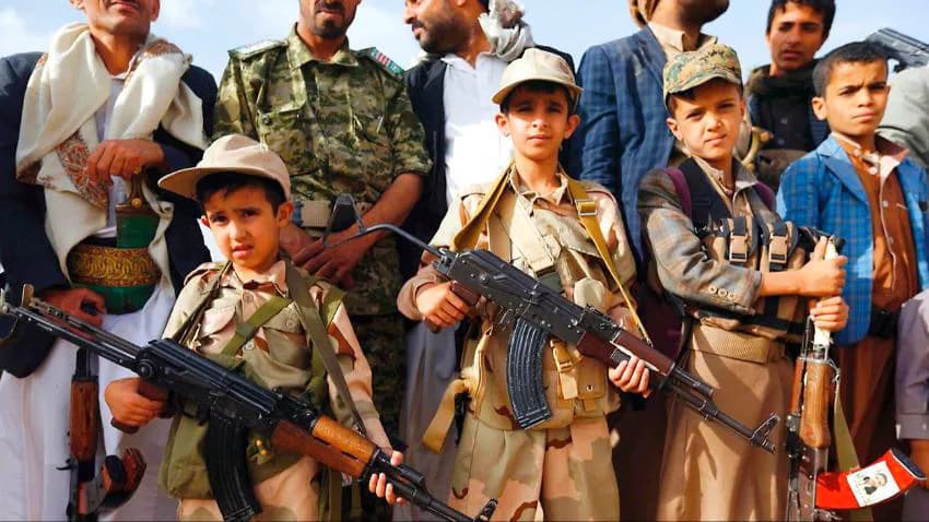 مليشيا الحوثي تواصل تجنيد الأطفال وإرسالهم إلى جبهات القتال
