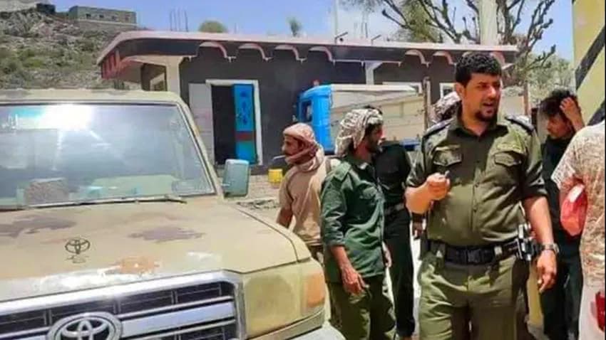 أبين.. حملة أمنية في مديرية رصد يافع لضبط سوق الأسلحة