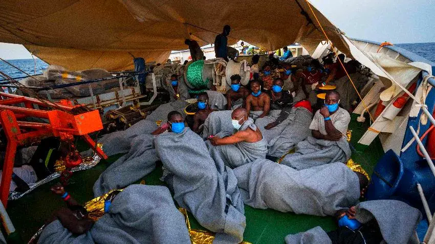 المخا-انقاذ-26-مهاجرا-افريقيا-وفقدان-49-اخرين-اثر-غرق-قاربهم