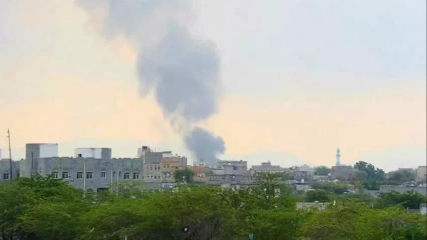الحديدة.. الحوثيون يعلنون إصابة مدني في غارة جوية