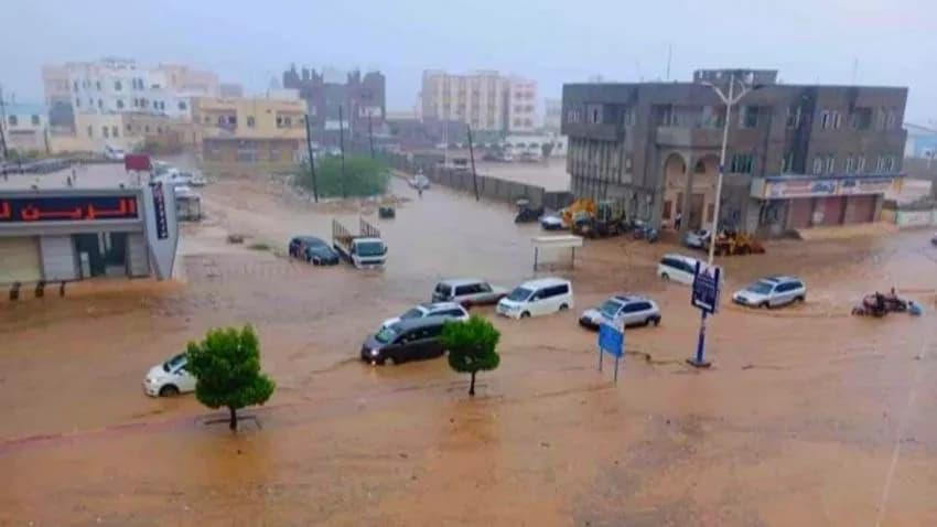 بسبب المنخفض الجوي.. وفاة 3 أشخاص في حضرموت