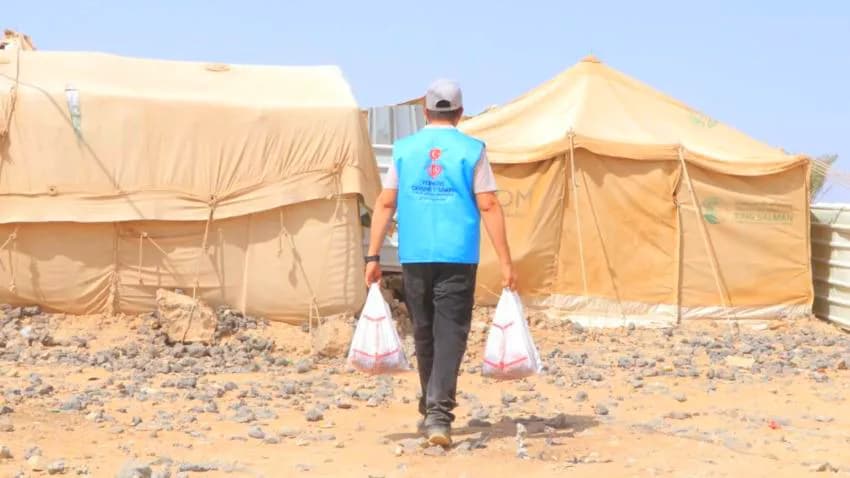 بتمويل من وقف الديانة التركي.. توزيع لحوم الأضاحي على 252 ألف مستفيد في أربع محافظات يمنية