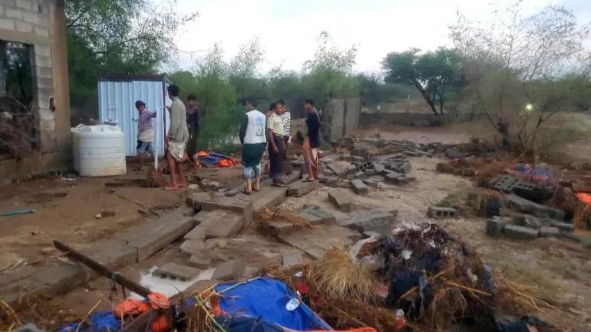 مفوضية شؤون اللاجئين: 180 أسرة منكوبة جراء السيول في اليمن