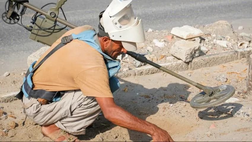 لحج.. مقتل طفلين وإصابة جدتهما بجروح خطيرة جراء انفجار مقذوف من مخلفات الحرب