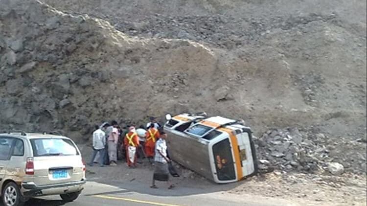 إب.. وفاة وإصابة ثلاثة أشخاص بحادث مروري مروّع في مديرية جبلة