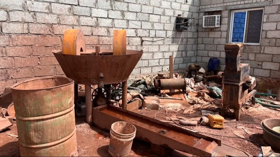 محافظ حضرموت يوجه بمنع التنقيب عن الذهب في بروم ميفع