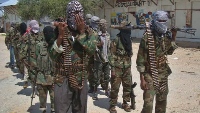 سبتمبر نت: مصرع عناصر من حركة الشباب الصومالية يقاتلون في صفوف الحوثيين بتعز والساحل الغربي