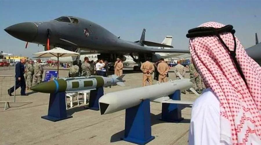 تحقيق استقصائي يكشف عن دور فرنسي في بيع الأسلحة للتحالف وتمديد الحرب باليمن