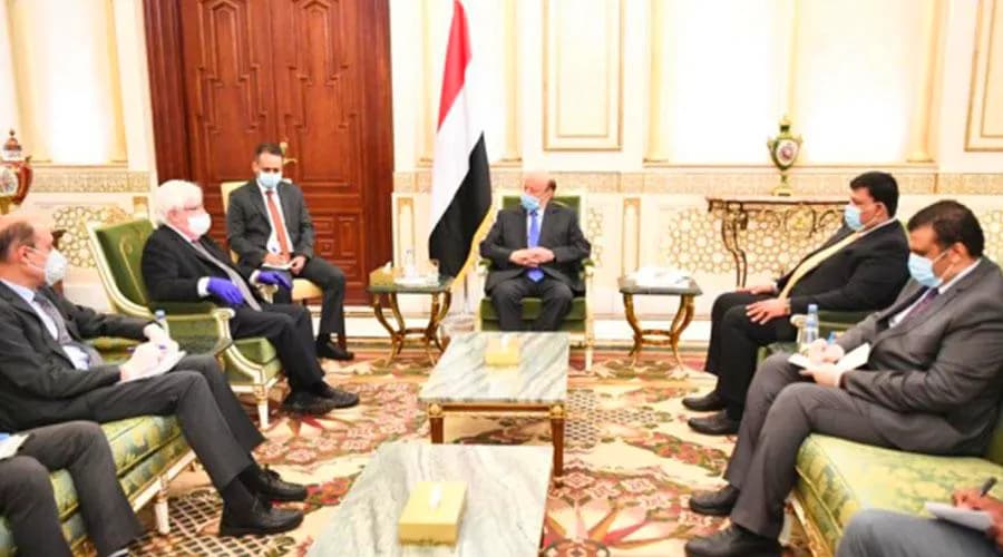 الحكومة اليمنية تؤكد أنها ستشارك بإيجابية في أية عملية سياسية جادة لوقف الحرب