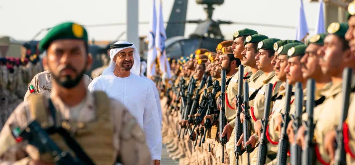 باحث غربي: الإمارات تحالفت مع الانتقالي والحوثي وعائلة صالح لمواجهة الإصلاح