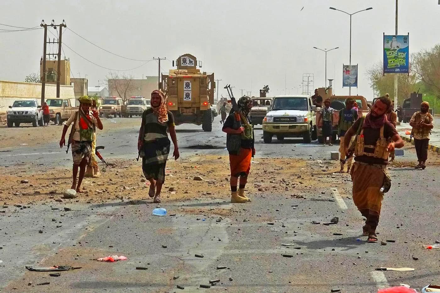 الجيش يعلن مقتل قيادي حوثي بارز جنوبي الحديدة وإسقاط طائرة مسيرة