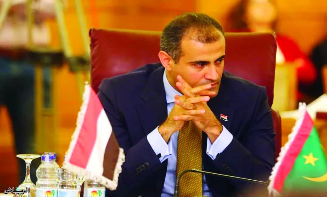 الحكومة تطالب بإنهاء تمرد الانتقالي بسقطرى ووقف تجنيد الأطفال بصنعاء