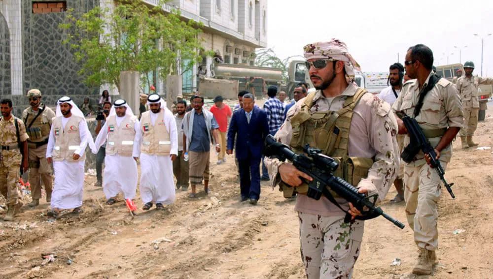 مسؤول حكومي: تجاوزات الإمارات باليمن كفيلة بخلق ثورة شعبية في كل المحافظات
