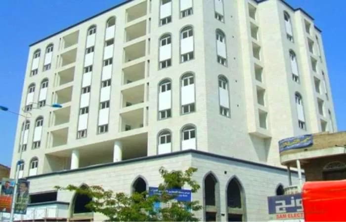 "بنك التضامن" يحمل الحوثيين مسؤولية توقف أعماله المصرفية و"المركزي" يدين الحادثة