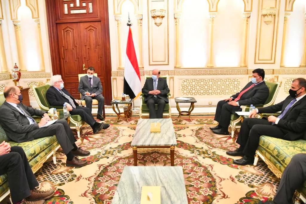 الحكومة تتهم الأمم المتحدة بالتراخي تجاه تعنت الحوثيين وجرائمهم