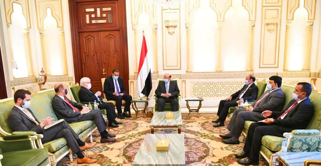 الرئيس هادي لغريفيث: مليشيا الحوثي لا تريد السلام وتنفذ أجندة طهران