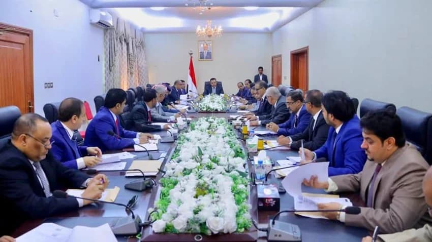 الحكومة: تصنيف الحوثيين 'منظمة إرهابية' سيقلل من النفوذ الإيراني