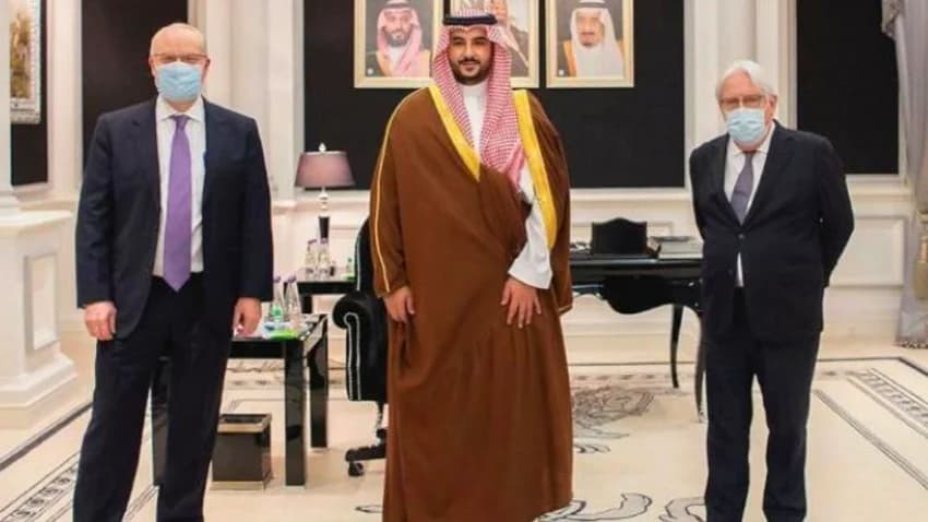 خالد بن سلمان يستقبل المبعوثين الأممي والأميركي إلى اليمن