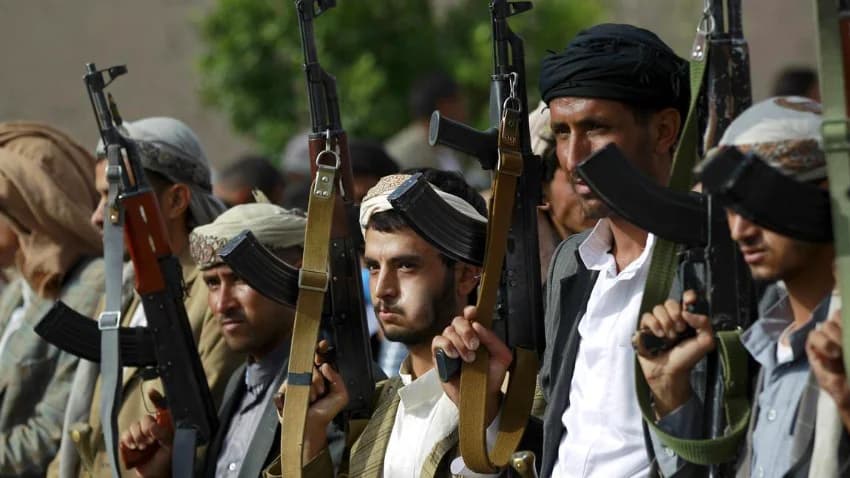 الحكومة ترحب بقرار واشنطن إدراج اثنين من قيادة الحوثي بقائمة العقوبات