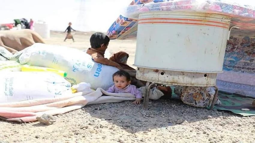 جرائم قصف الحوثيين.. إغلاق 27 مخيما للنازحين في مأرب
