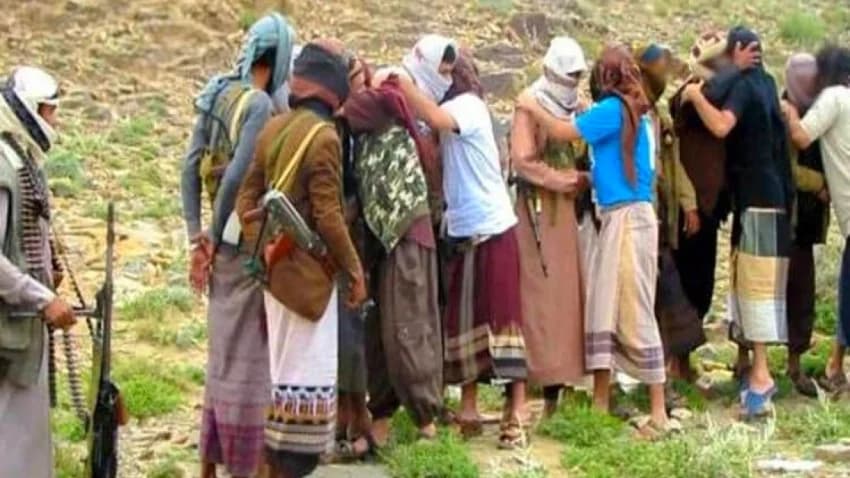 الحكومة تتهم مليشيا الحوثي بإيواء واحتواء عدد من قيادات 'القاعدة' و'داعش'