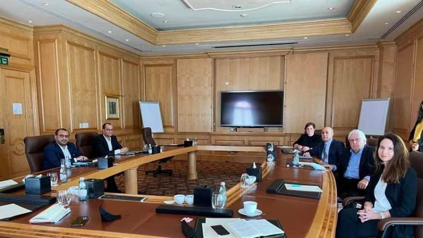 مسقط.. وفد الحوثيين يلتقي غريفيث بعد فترة طويلة من المقاطعة