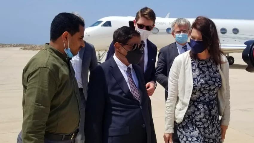 وزيرة خارجية السويد وسفيرها لدى اليمن يصلان مدينة المكلا بحضرموت