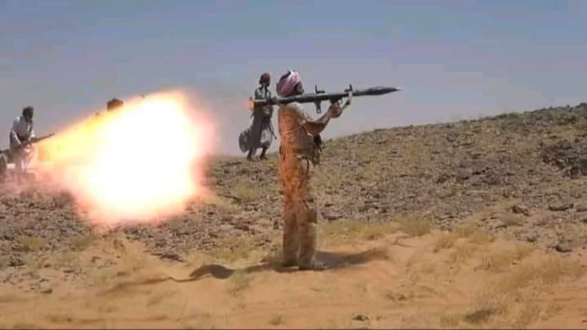 غارات مكثفة.. تصاعد حدة المعارك بين الجيش والحوثيين في مأرب