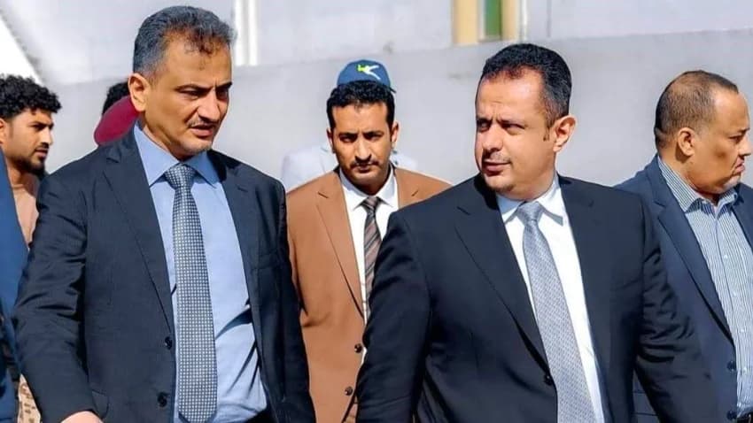 رئيس الحكومة يوجه بإيقاف القرارات الأخيرة لمحافظ عدن
