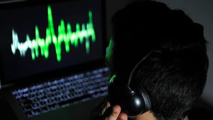 تحقيق استقصائي يكشف استئجار الإمارات شركة إسرائيلية للتنصت على الحكومة اليمنية