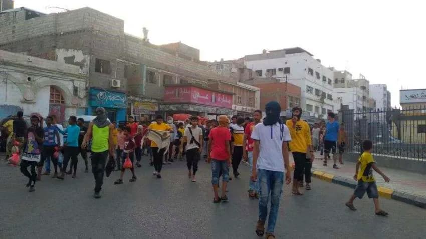 وضع معيشي متدهور.. احتجاجات في عدن وحضرموت وتعز