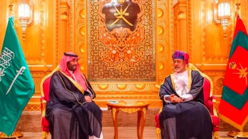 بيان سعودي عماني مشترك لإيجاد حل سياسي للأزمة في اليمن وتعليق جديد للخارجية الأمريكية