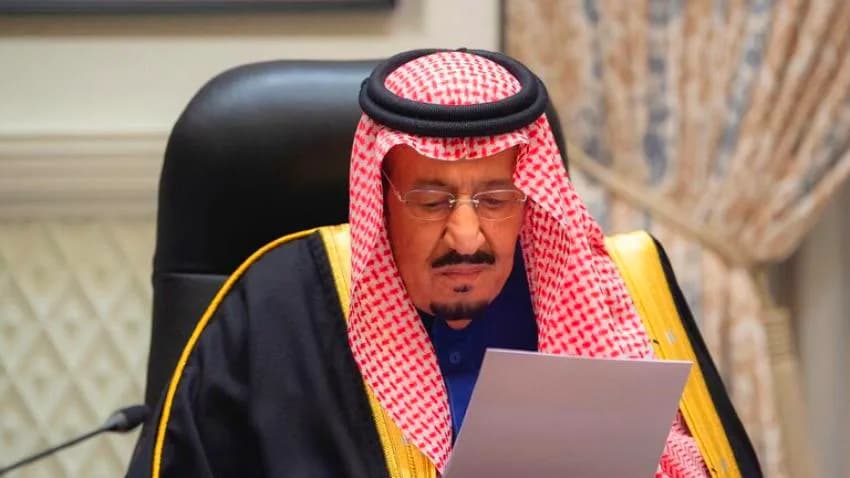العاهل السعودي يدعو إيران إلى التوقف عن دعم مليشيا الحوثي